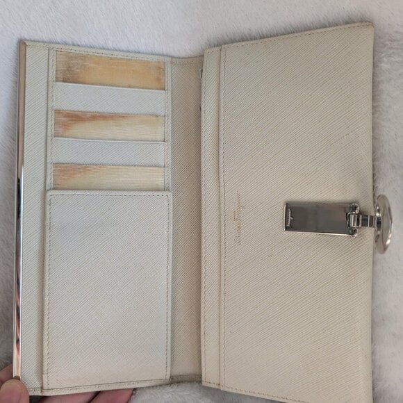 Authentic Salvatore Ferragamo White Leather Gancini Organizer - Picture 13 of 16